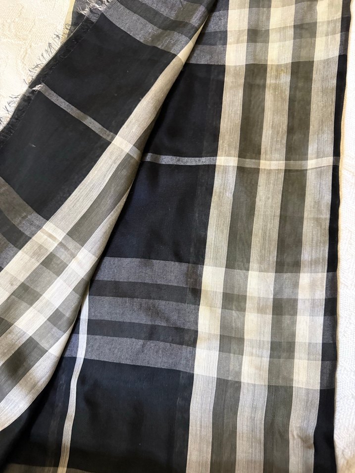 Kadın Gri Burberry desenli şal - Görsel 3