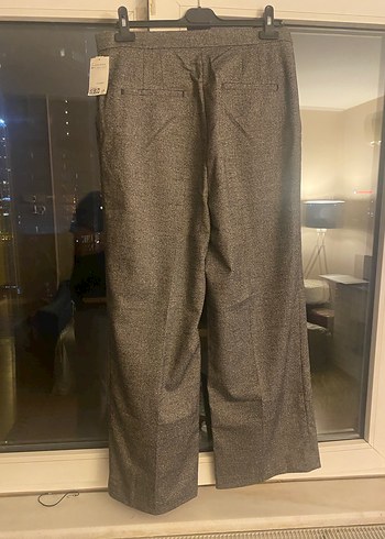 Lastikli yüksek belli kat izli H&M pantolon. - Görsel 4