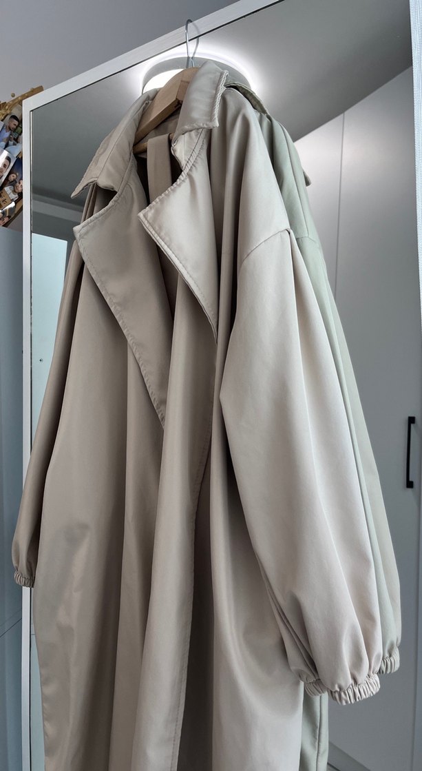 Bej Uzun Kollu Dökümlü Kadın Trençkot - Görsel 2