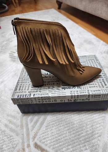 Püsküllü Süet Bej Bohem Stiletto Bot - Görsel 12