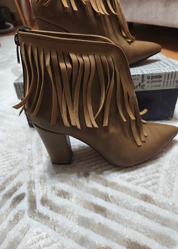 Püsküllü Süet Bej Bohem Stiletto Bot - Görsel 11