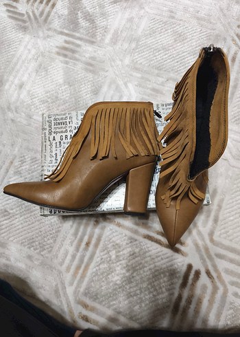 Püsküllü Süet Bej Bohem Stiletto Bot - Görsel 3