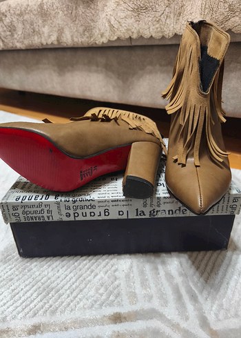 Püsküllü Süet Bej Bohem Stiletto Bot - Görsel 4
