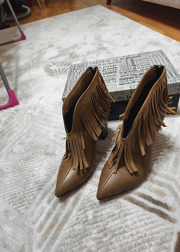 Püsküllü Süet Bej Bohem Stiletto Bot - Görsel 8