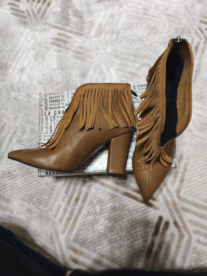 Püsküllü Süet Bej Bohem Stiletto Bot - Görsel 3