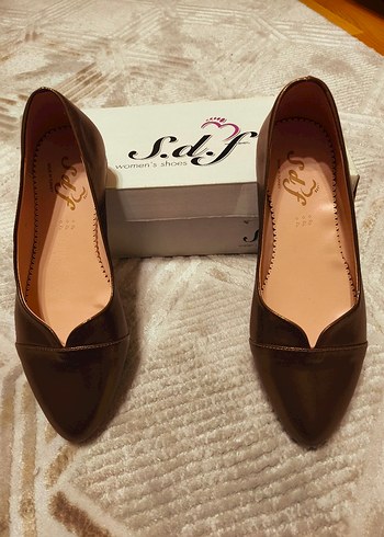 Bej Parlak Deri Kadın  Babet - Görsel 2