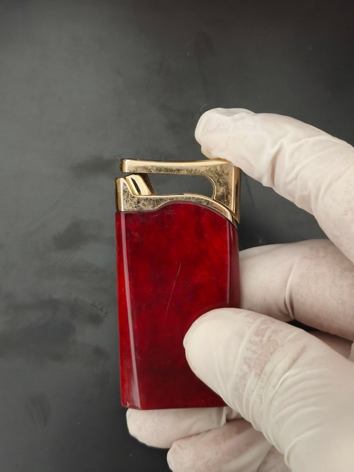 Kırmızı Renkli Rüzgar Geçirmez Çakmak - Görsel 3