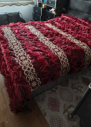 Bordo Nakışlı Yatak Örtüsü - Görsel 4