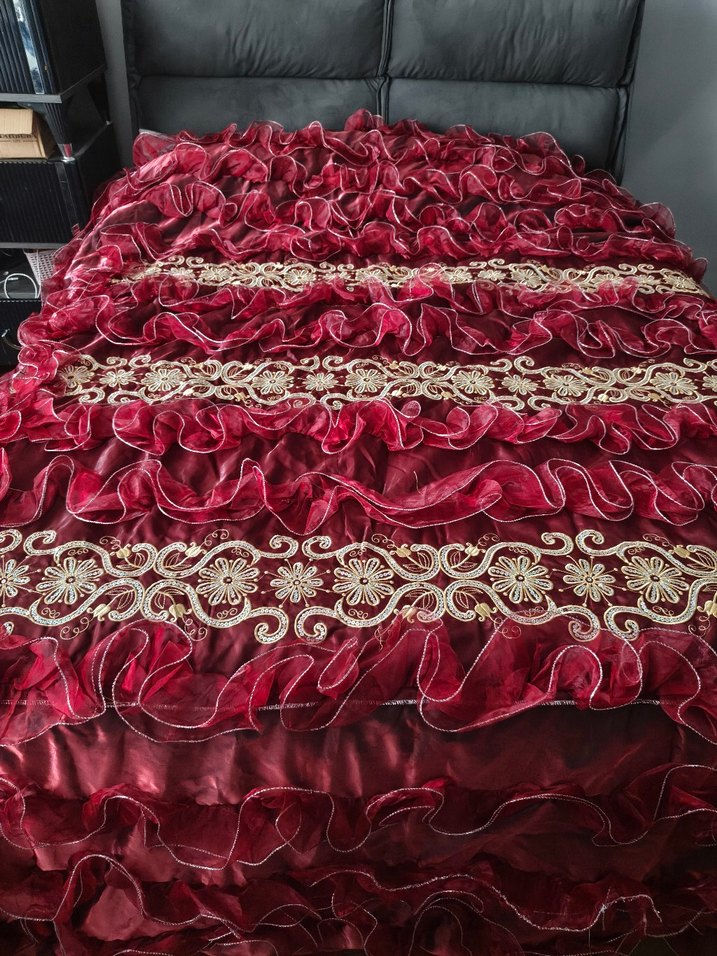 Bordo Nakışlı Yatak Örtüsü - Görsel 3