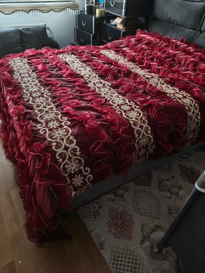 Bordo Nakışlı Yatak Örtüsü - Görsel 4