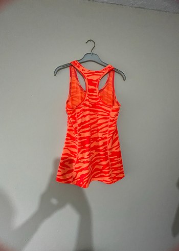 Kolsuz V Yaka Turuncu Pilili Atlet - Görsel 3