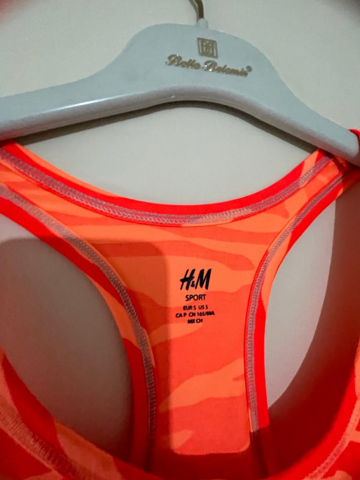 Kolsuz V Yaka Turuncu Pilili Atlet - Görsel 2