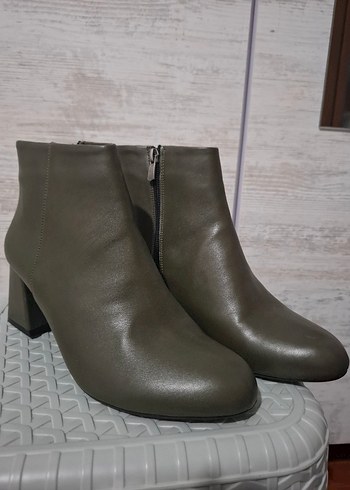 Bej Deri Kadın Topuklu Bot - Görsel 4