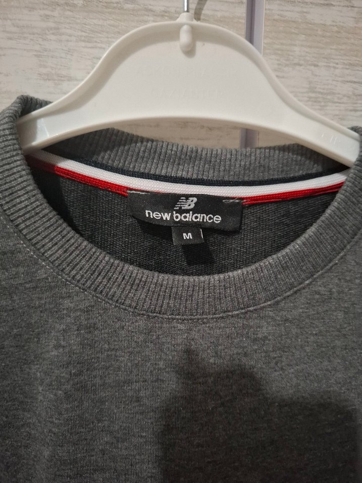 Gri New Balance Kadın Sweatshirt - Görsel 2