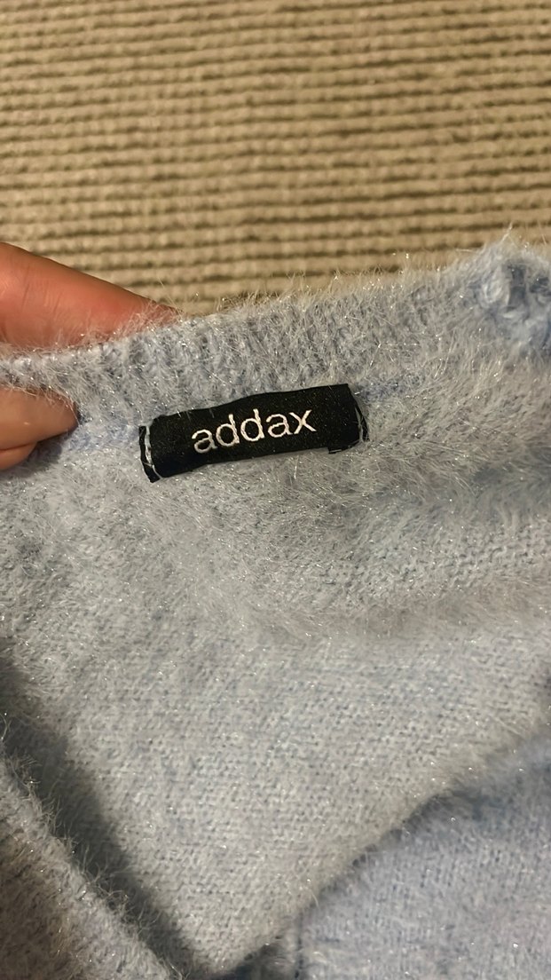 Mavi V Yaka Düğmeli Kadın Hırka - Görsel 2