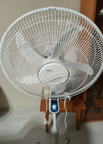 Beyaz Ayaklı Vantilatör - Görsel 2