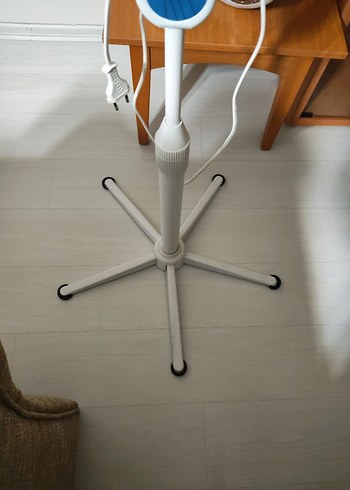 Beyaz Ayaklı Vantilatör - Görsel 4