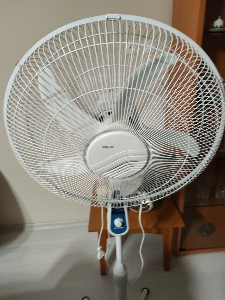 Beyaz Ayaklı Vantilatör - Görsel 2