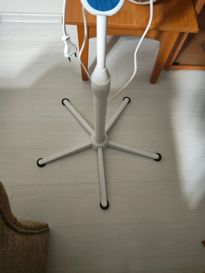 Beyaz Ayaklı Vantilatör - Görsel 4