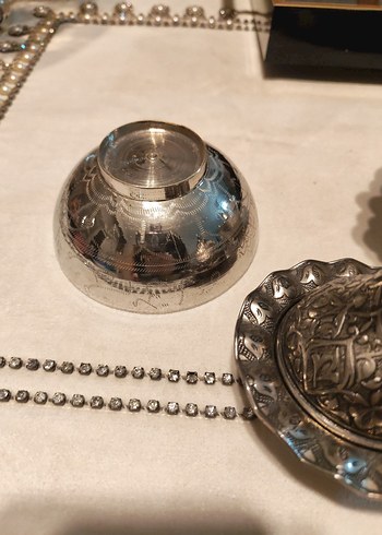 Nakışlı Parlak Altın Renkli Sofra Takımı - Görsel 5