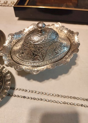 Nakışlı Parlak Altın Renkli Sofra Takımı - Görsel 4