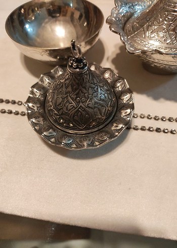 Nakışlı Parlak Altın Renkli Sofra Takımı - Görsel 3