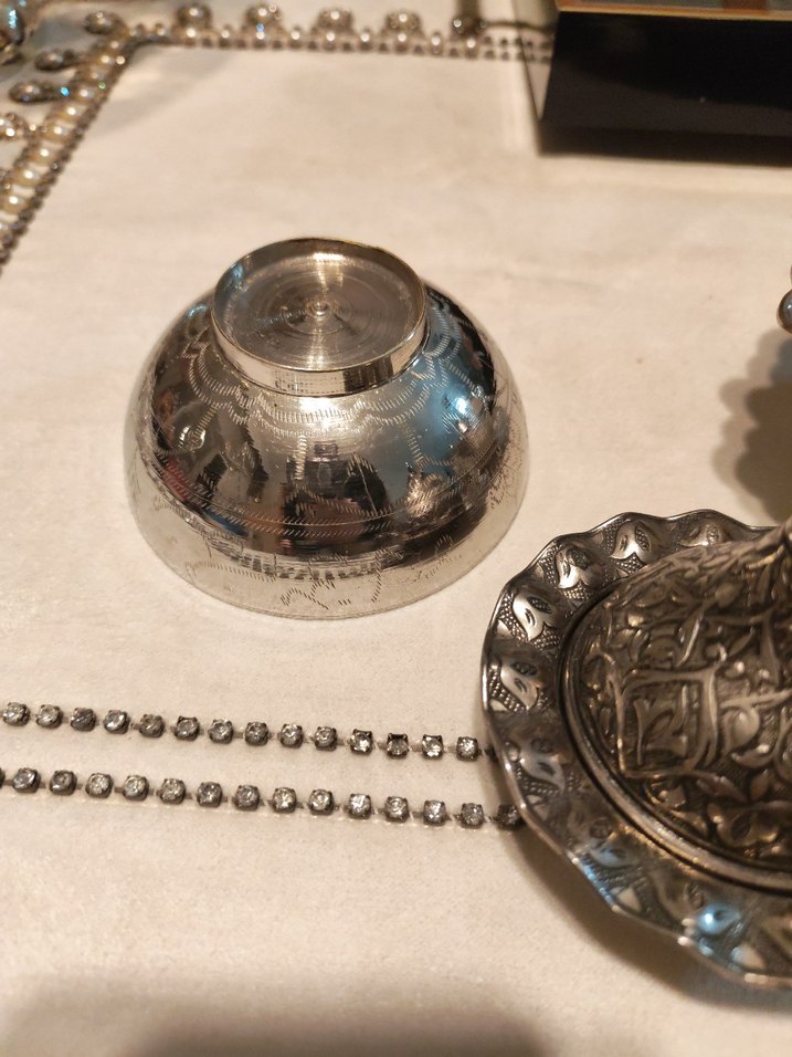 Nakışlı Parlak Altın Renkli Sofra Takımı - Görsel 5