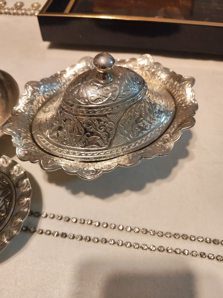 Nakışlı Parlak Altın Renkli Sofra Takımı - Görsel 4