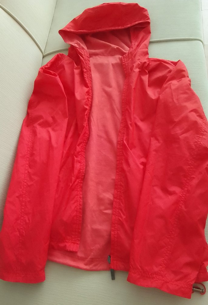 Kırmızı Kapüşonlu çift taraflı kullanılabilen Yağmurluk - Görsel 3