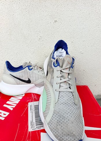 Gri Nike Spor Kadın Sneakers orijinal - Görsel 2