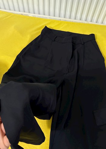 Siyah Rahat Kesim Midi Kadın Kumaş Pantolon - Görsel 4