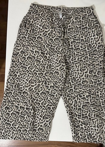 Kadın Gri Yılan Desenli Salaş Kumaş Pantolon - Görsel 3