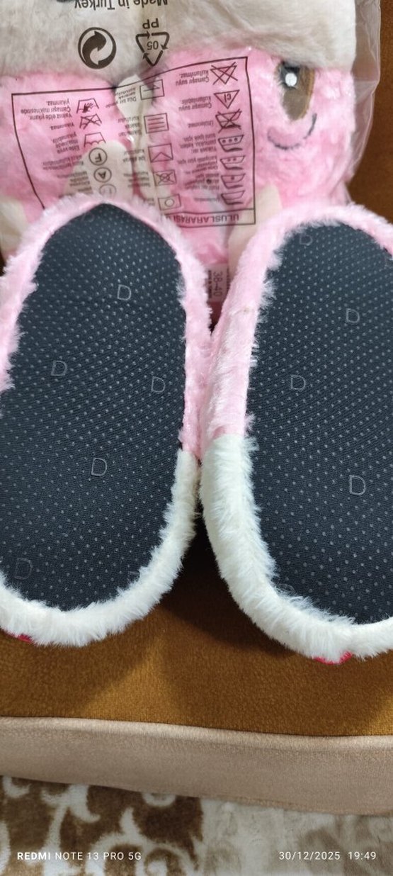 Kızlar için Pembe Peluş Ev Terliği - Görsel 4