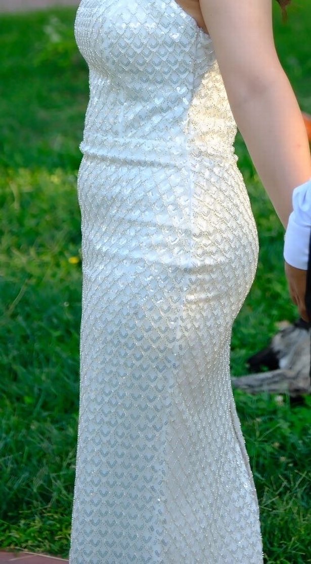 Dantel Detaylı Beyaz taşlı  midi  elbise - Görsel 2