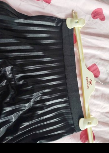 Siyah Piliseli Uzun Gotik deri Etek - Görsel 3