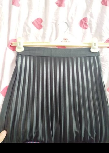 Siyah Piliseli Uzun Gotik deri Etek - Görsel 2