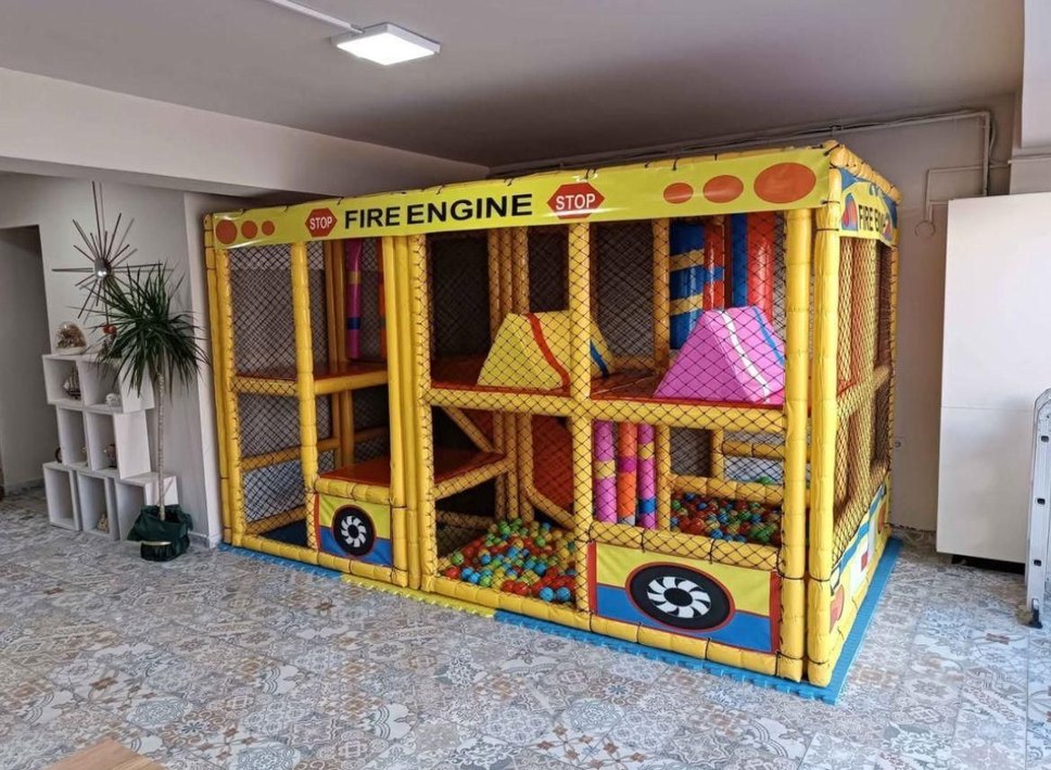 Sarı Renkli Çocuk Oyun Alanı - Görsel 2