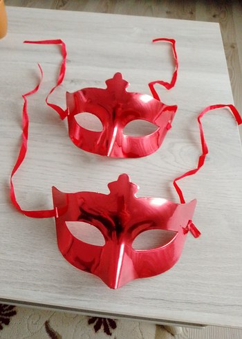 Kırmızı Parlak Maske - Görsel 3