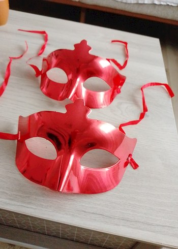 Kırmızı Parlak Maske - Görsel 4