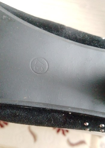 Parlak Siyah Puantiyeli Tokalı Topuklu Ayakkabı - Görsel 6