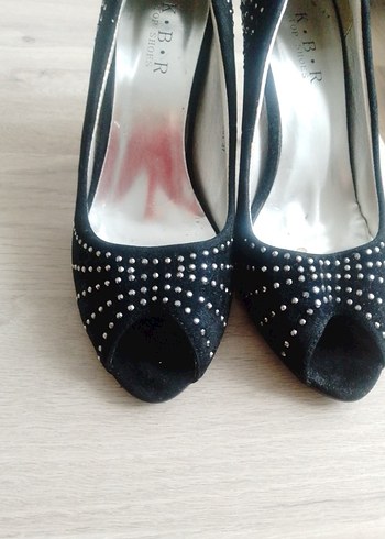 Parlak Siyah Puantiyeli Tokalı Topuklu Ayakkabı - Görsel 2