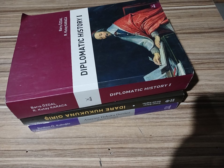 Anayasa Hukuku Dersleri - İbrahim O. Kaboğlu - Görsel 2