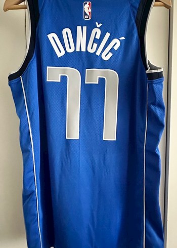 Dallas Mavericks 2022-2023 Sezonu İkonik Doncic Forması (M) - Görsel 2