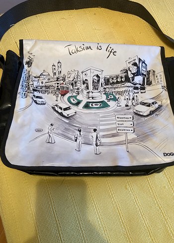 Kapağı Beyaz Beyaz diğer kısımları siyah Çanta - Görsel 2