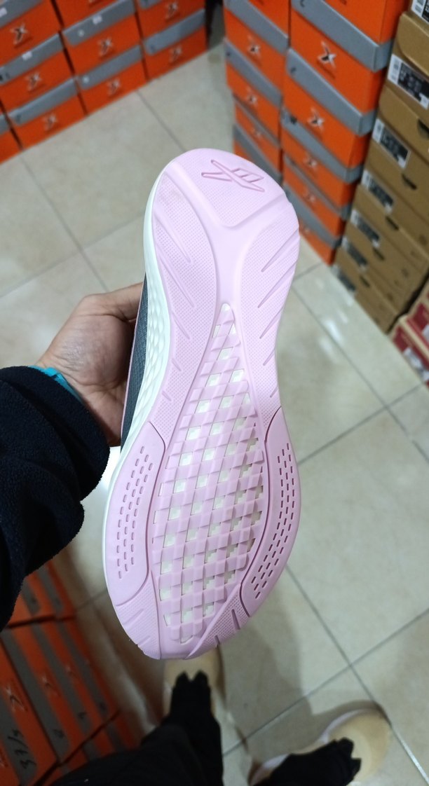 Yılan Desenli Pembe Gri Spor Ayakkabı - Görsel 4