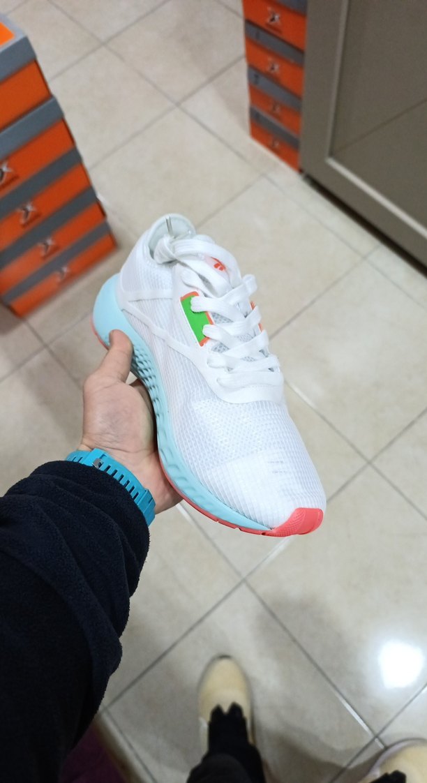 Beyaz Renkli Bağcıklı Kadın Spor Ayakkabı - Görsel 4