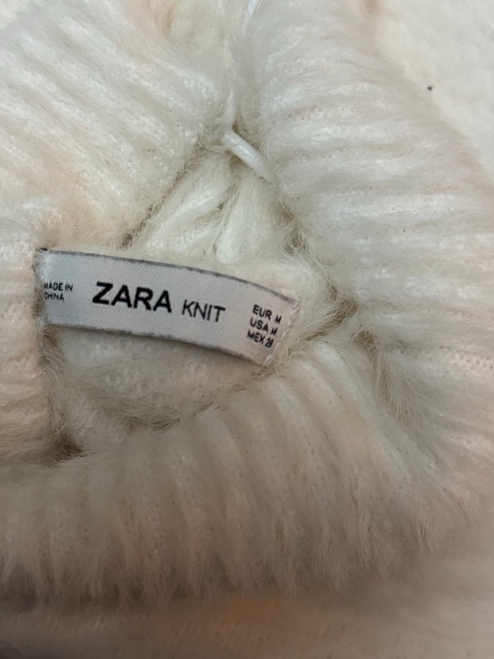 Beyaz Kadın Tüylü Boğazlı Kazak - Görsel 3