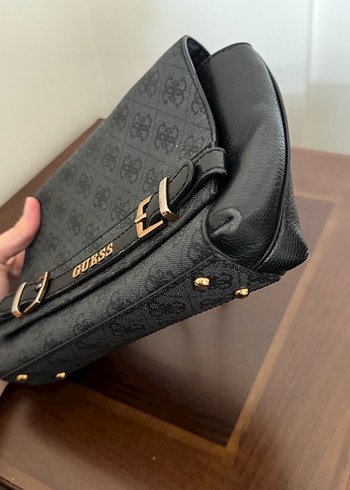 Guess Siyah Gri Kemer Detaylı Kadın Çanta - Görsel 6