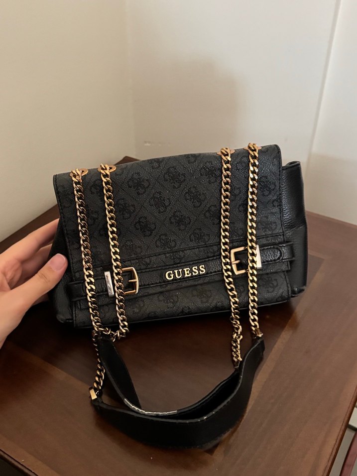 Guess Siyah Gri Kemer Detaylı Kadın Çanta - Görsel 3