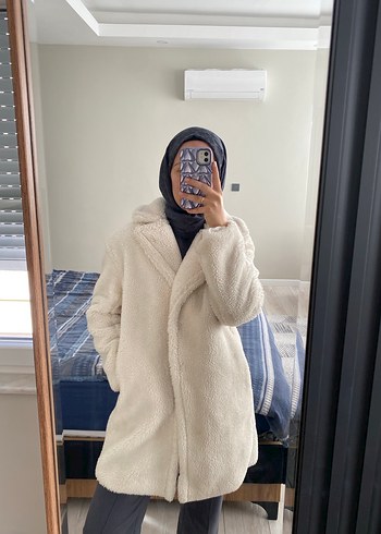 Kırık Beyaz Tüylü Kadın Kaban - Görsel 3